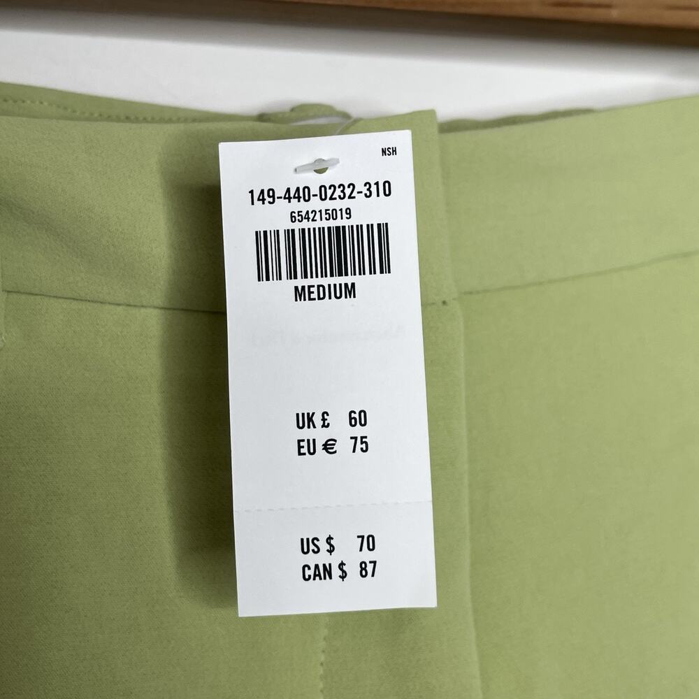 Abercrombie & Fitch Pleated High Rise Shorts Green Womens M Minimalist Preppy - Picture 4 of 6